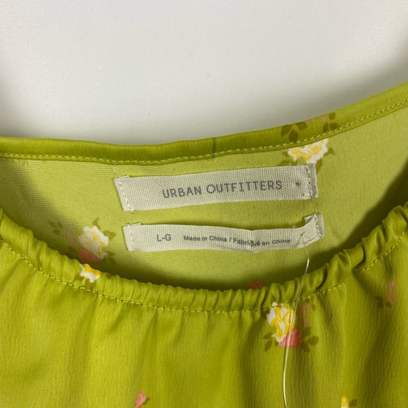Urban Outfitters Odessa Tie Shoulder Cami Green Floral - Picture 4 of 5